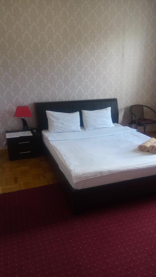 Mini Hotel Jtm Chernivtsi Ngoại thất bức ảnh