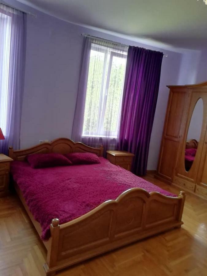 Mini Hotel Jtm Chernivtsi Ngoại thất bức ảnh